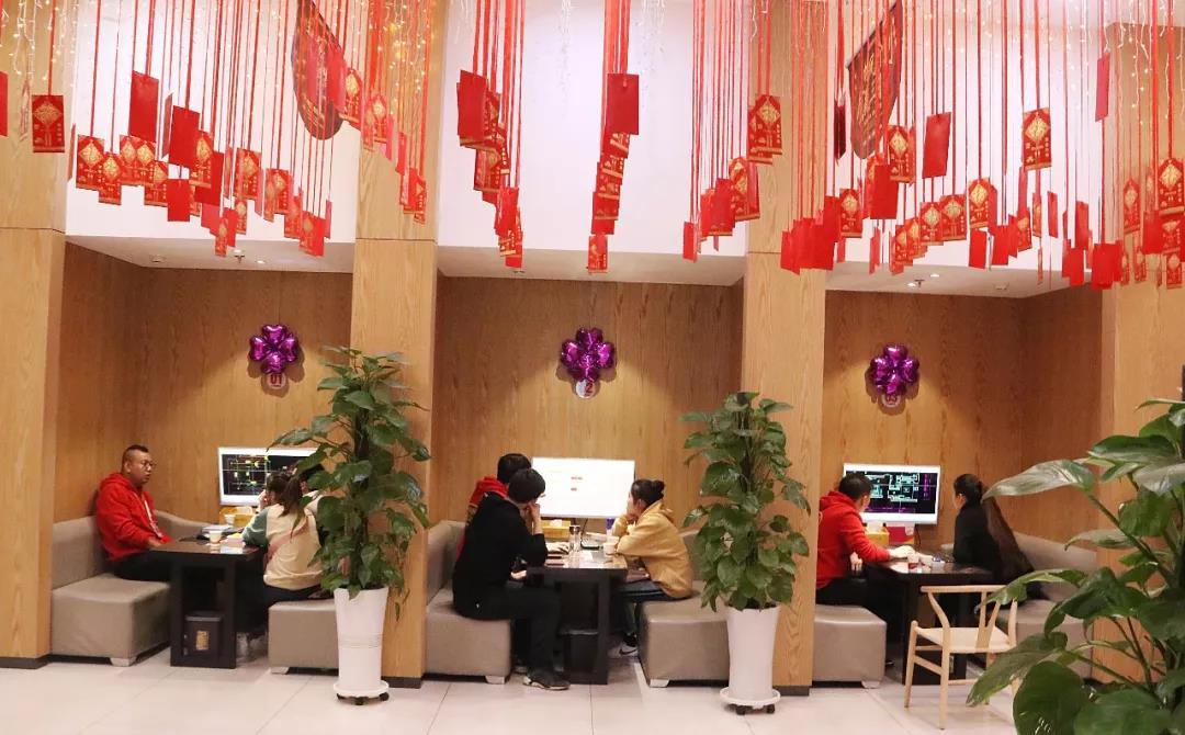 林鳳裝飾全案整裝體驗(yàn)中心火爆簽定現(xiàn)場(chǎng)