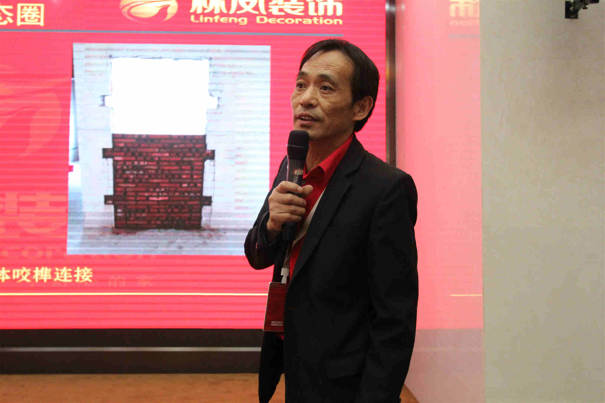 工程中心各部門(mén)代表上臺(tái)發(fā)表感言